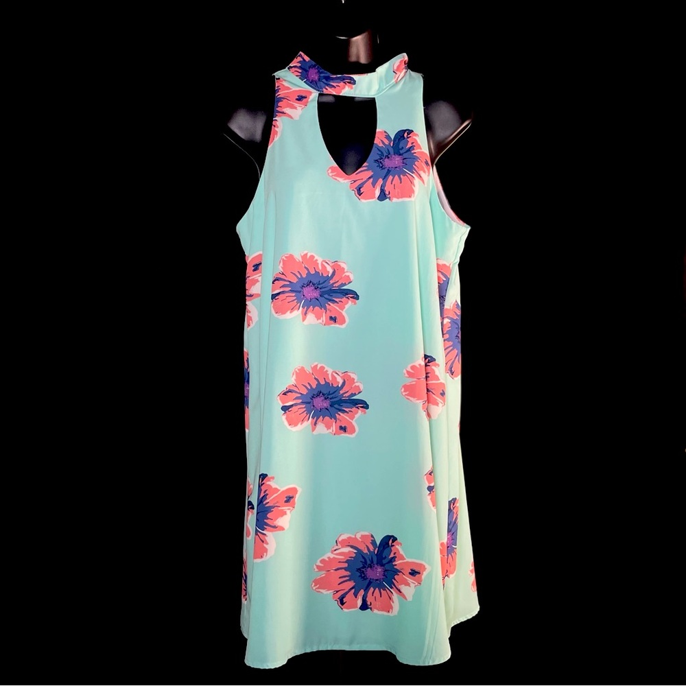 Gilli Floral Dress Size Medium